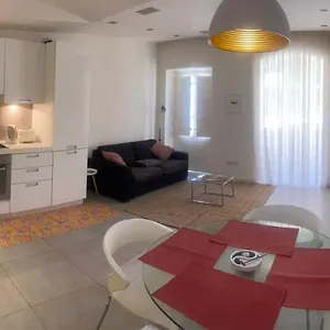 https://valletta-classic-studio-apartament.hotelssaintjulians.com