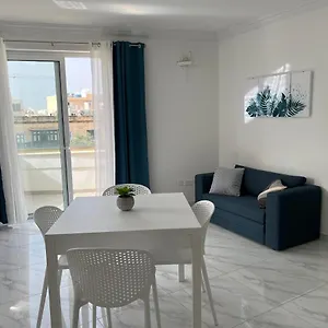 https://lovely-2-bed-condo-with-patio-overlooking-piazza.hotelssaintjulians.com