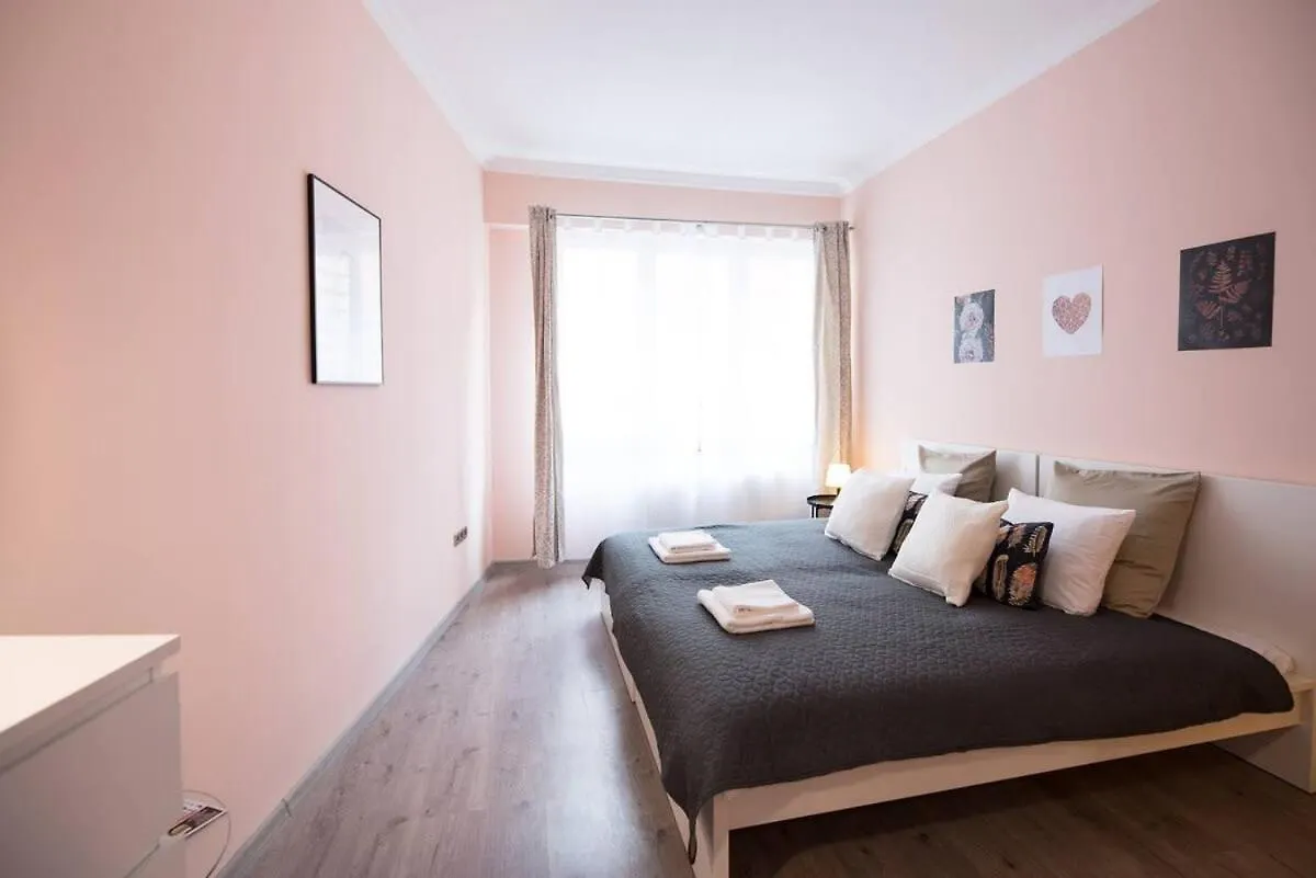 Ultra Central Large Home With Ac And Balcony Budapest Apartamento