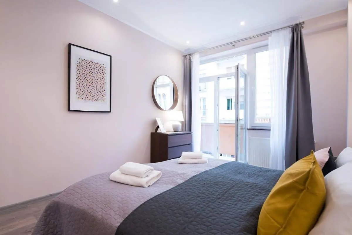 Ultra Central Large Home With Ac And Balcony Budapest