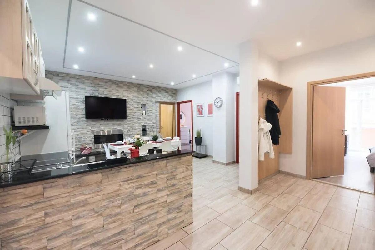 Ultra Central Large Home With Ac And Balcony Budapest Hungría